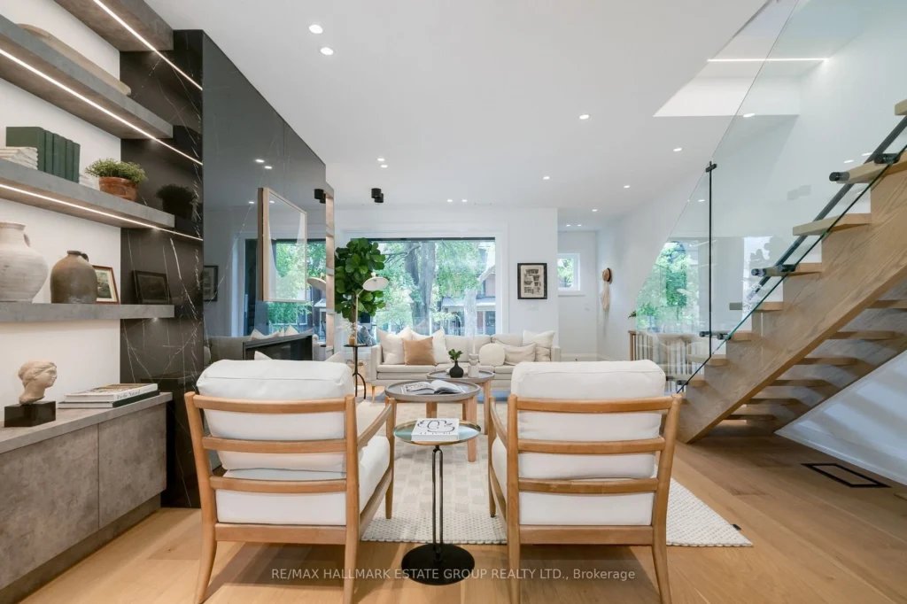 Interior design with contemporary table and chairs, painted by Soca Services, professional Aurora painters
