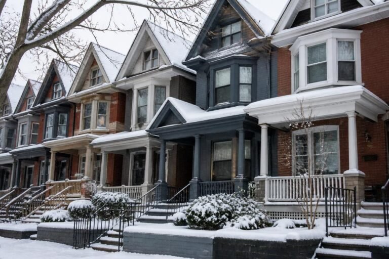 How to Maintain Exterior Paint in Toronto Winters